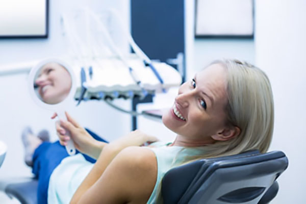 Cosmetic Dentistry Solutions With Dental Veneers
